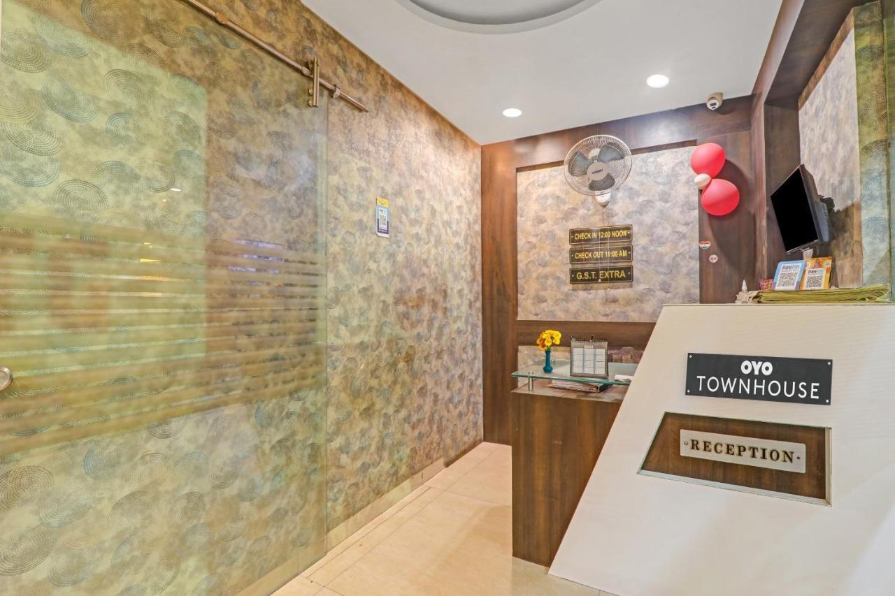 Townhouse 1182 Hotel Tirupati Galaxy カーンプル エクステリア 写真