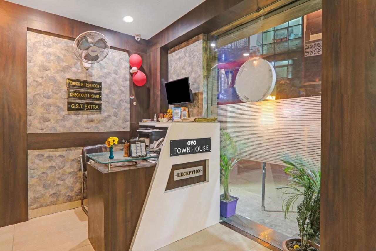 Townhouse 1182 Hotel Tirupati Galaxy カーンプル エクステリア 写真