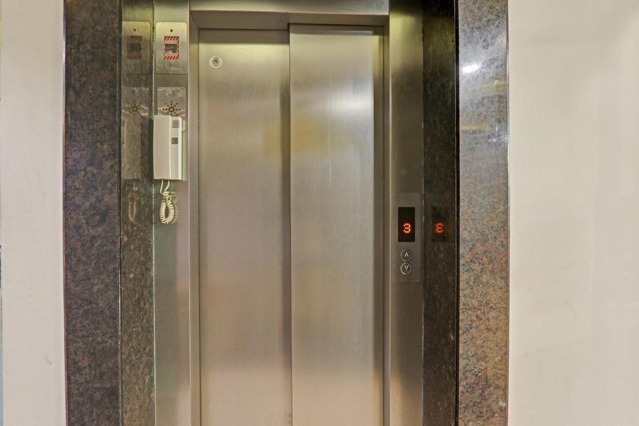 Townhouse 1182 Hotel Tirupati Galaxy カーンプル エクステリア 写真