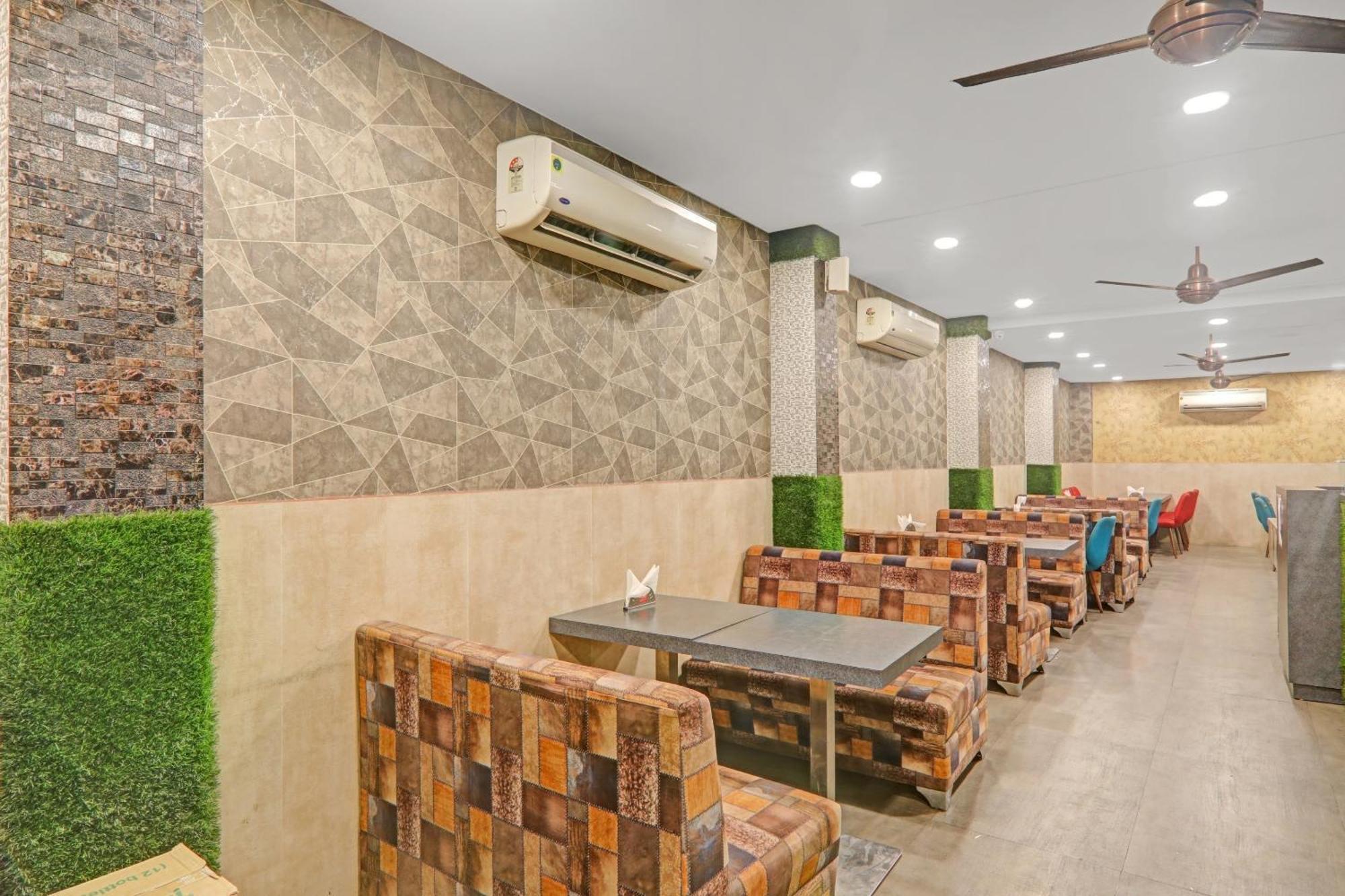 Townhouse 1182 Hotel Tirupati Galaxy カーンプル エクステリア 写真