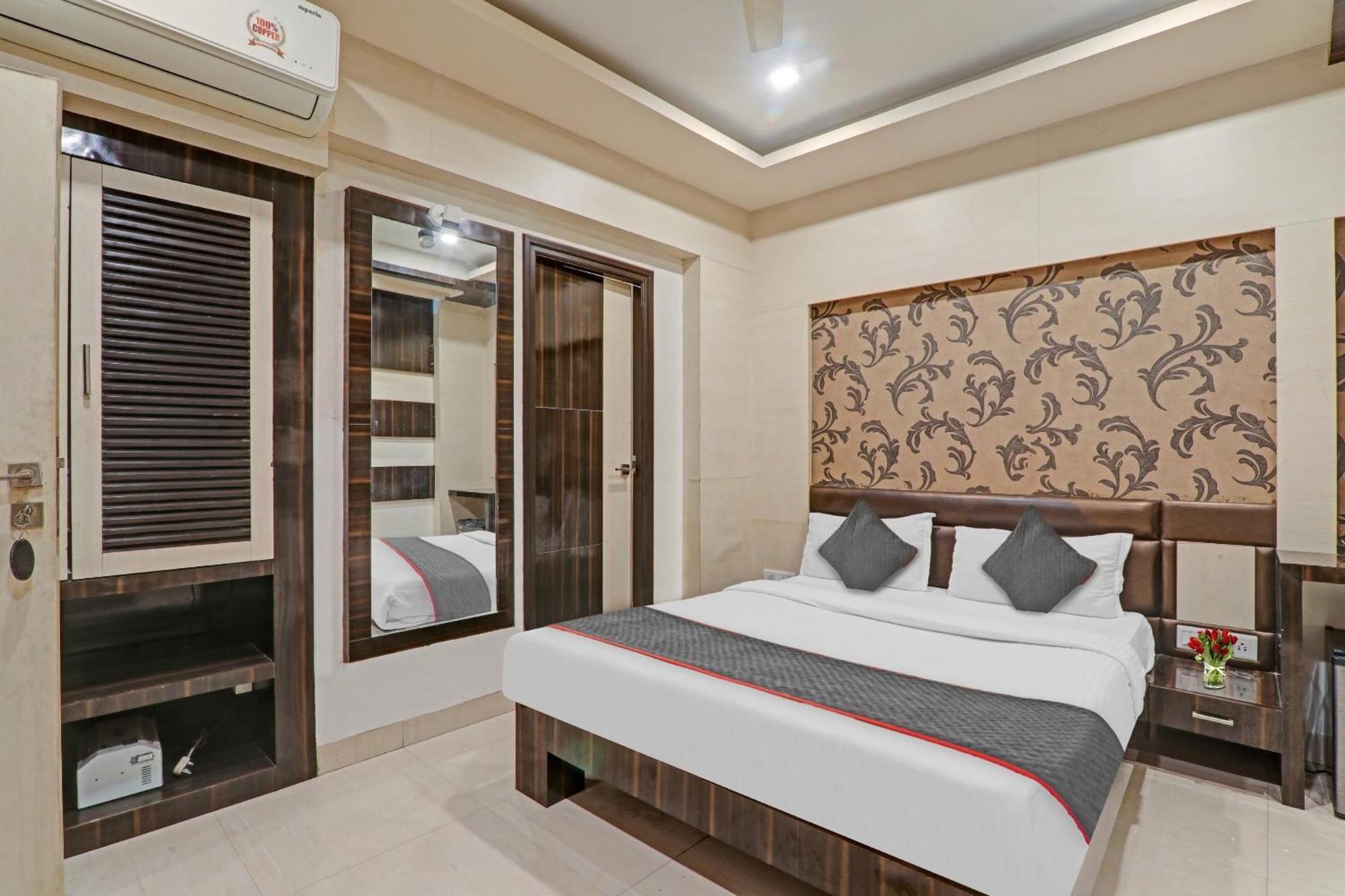Townhouse 1182 Hotel Tirupati Galaxy カーンプル エクステリア 写真